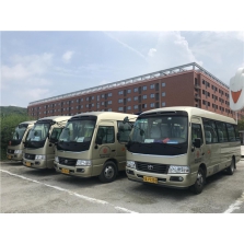 20座中巴